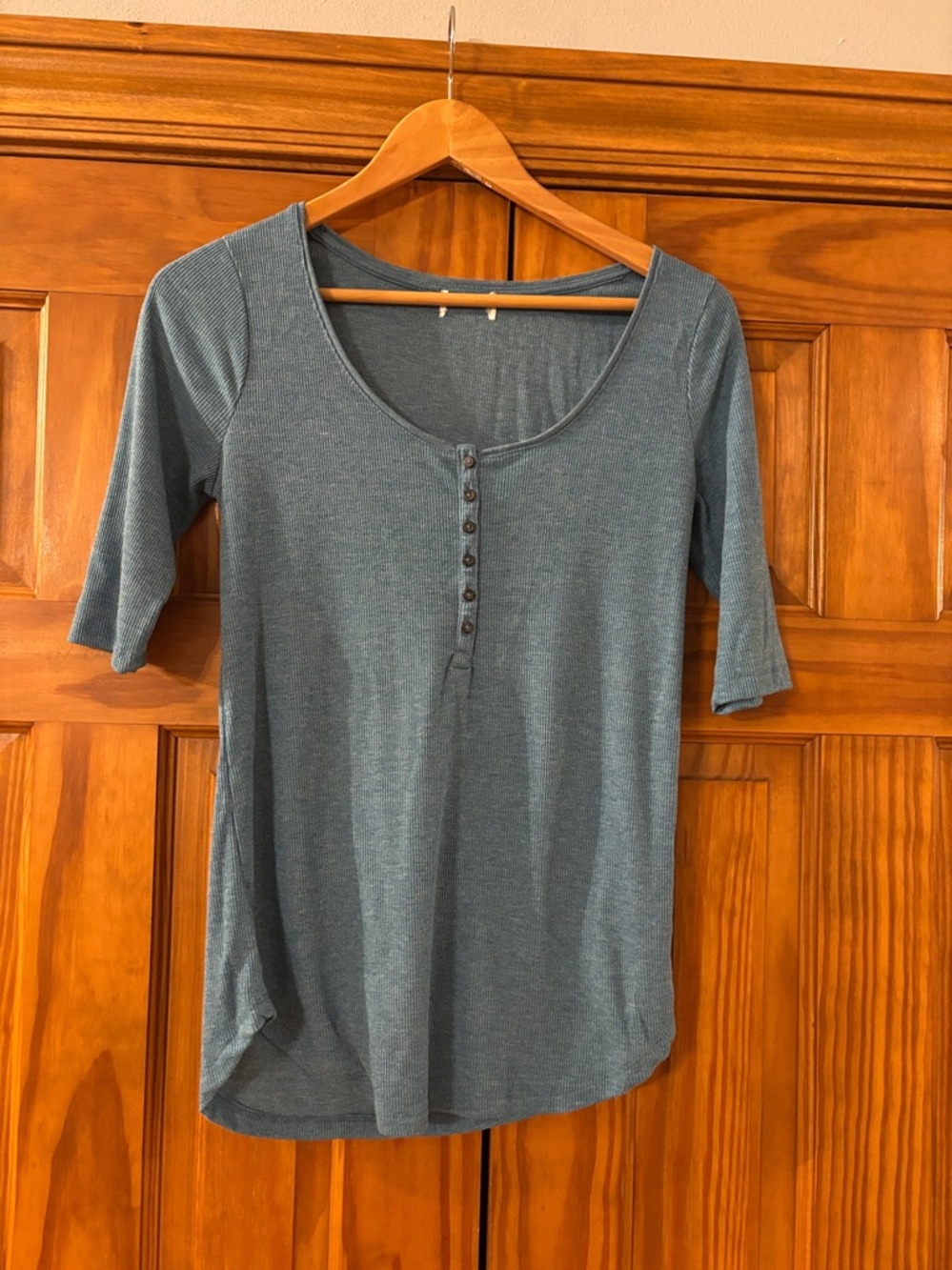 Women's Scoop Neck Ribbed Henley Top in Slate Blue